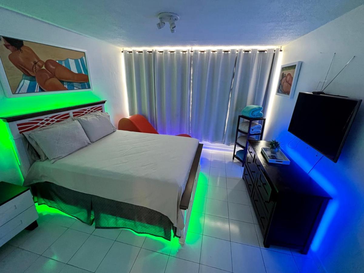 Hobie Oceanfront Apartment At Isla Verde San Juan Dış mekan fotoğraf