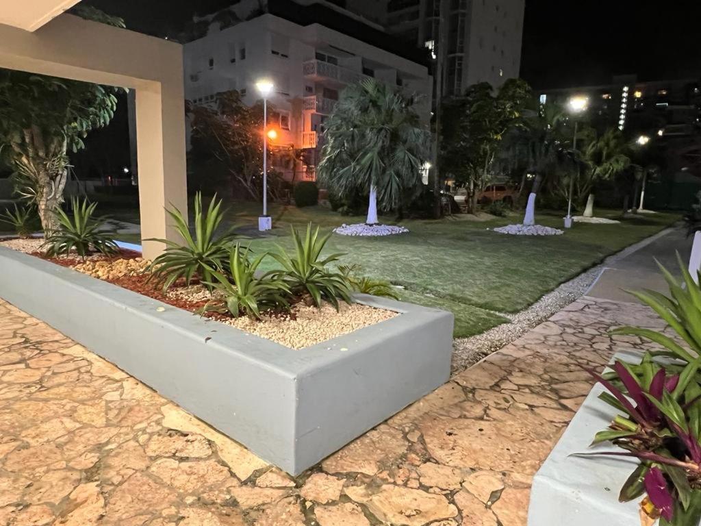 Hobie Oceanfront Apartment At Isla Verde San Juan Dış mekan fotoğraf